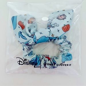 New Stoney Clover Princess Cinderella bow scrunchie with pouch 🏰🩵 rare!!
